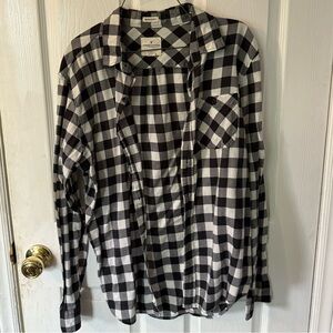 American Eagle Outfitters Black and White Plaid Shirt